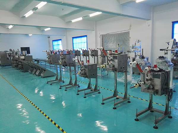 堅果包裝機的工作流程和設(shè)備特點