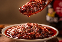 如何選擇合適的辣椒醬包裝機(jī)醬料包裝機(jī)